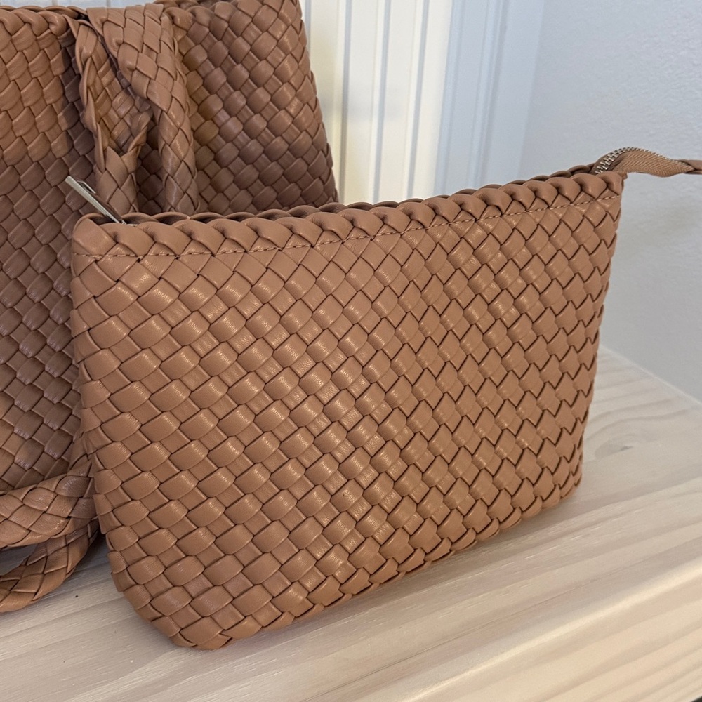Elegant Tan Woven Tote Bag - Picture 2 of 7